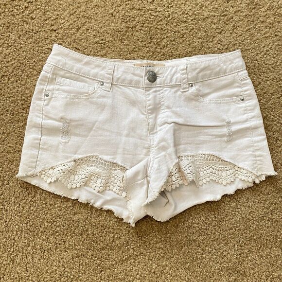 Blue Spice Women's Shorts Daisy Duke ￼Lace Trim 5 Pocket Distressed Sz 7 - Picture 1 of 8